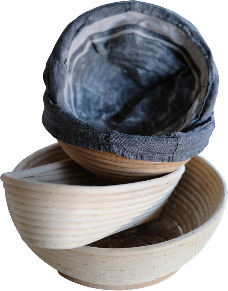 proofing baskets, one lined with linen